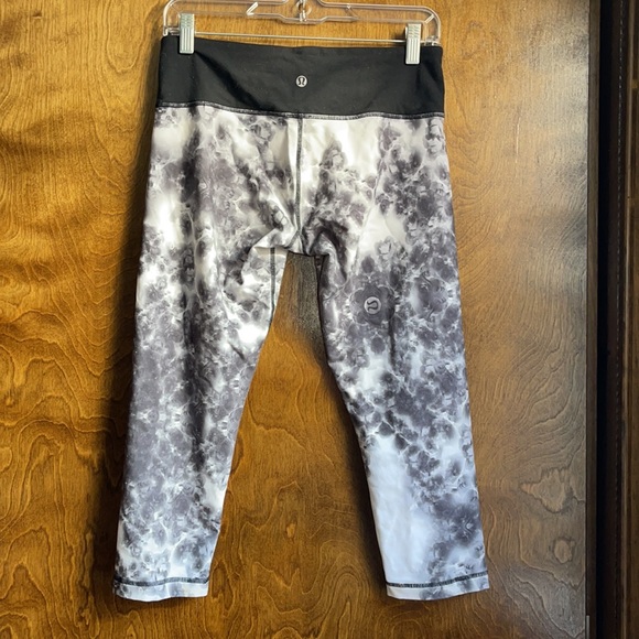 Lululemon Wunder Under crops - Picture 3 of 4